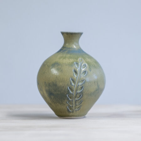 Green matte budvase